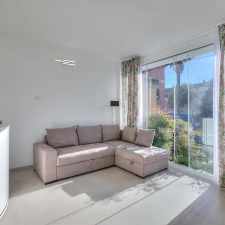 Apartment Darma's House 3 Minutes From Monate - Happy