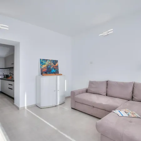 Apartment Darma's House 3 Minutes From Monate - Happy *