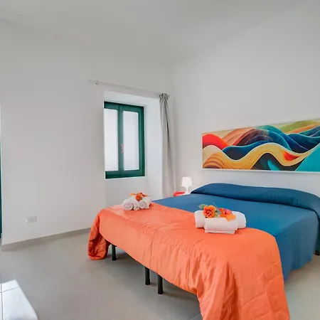 Darma's House 3 Minutes From Monate - Happy *
